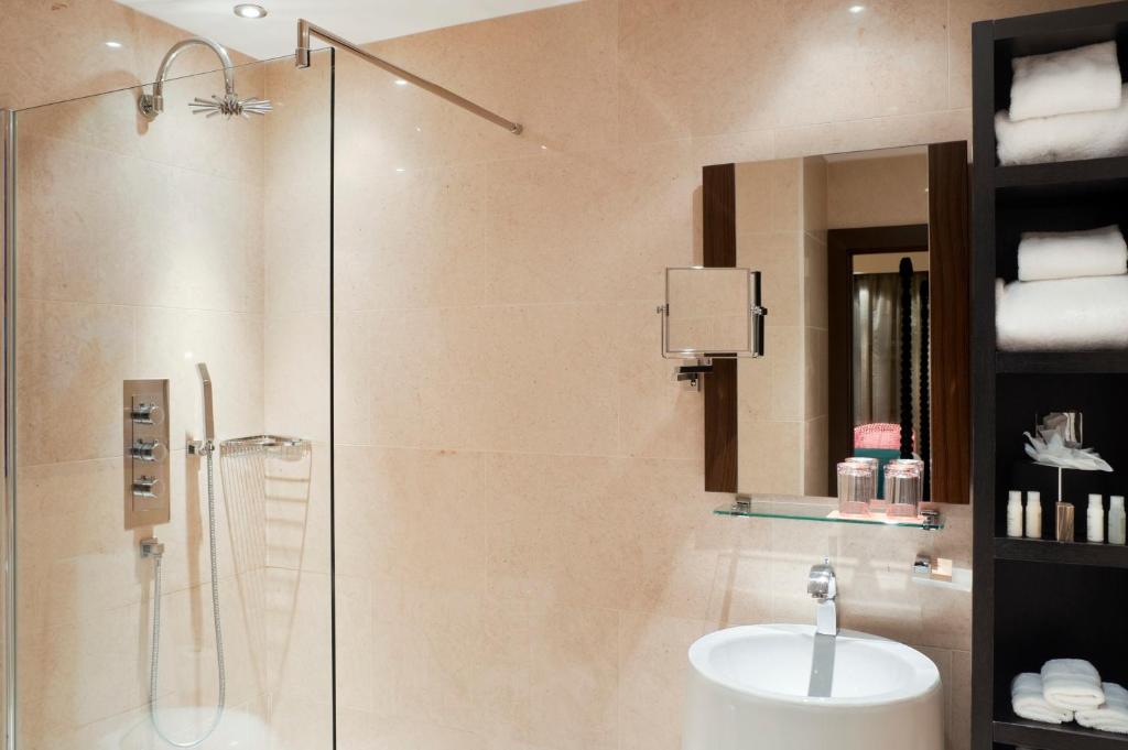 Hotel Indigo London Tower Hill photo