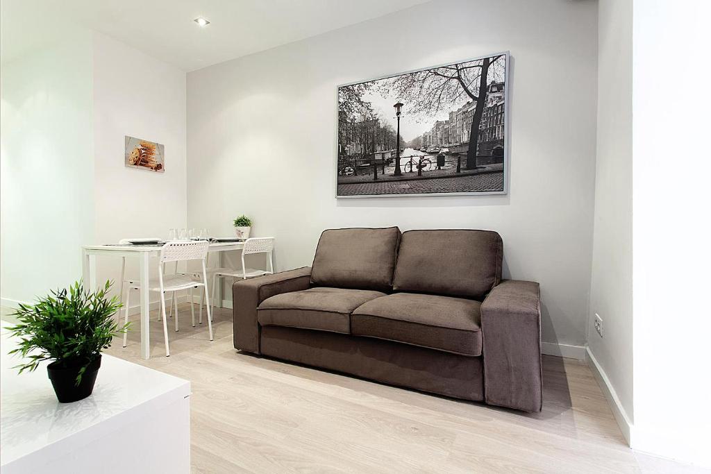 MIQUEL ANGEL – Apartments & one with private terrace