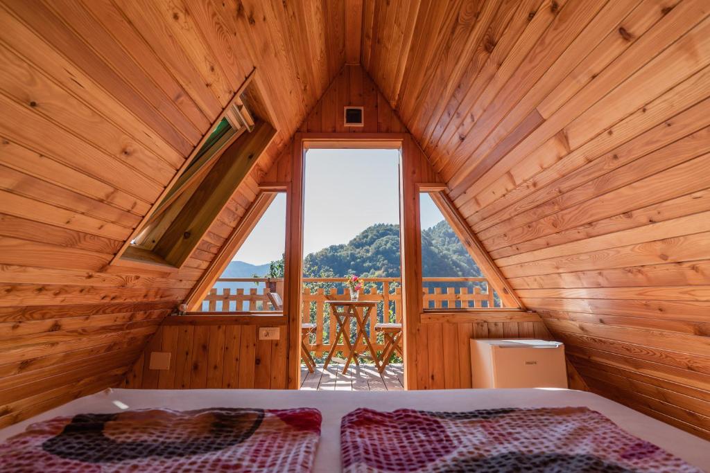 Glamping Tinka — Hotel in Tolmin