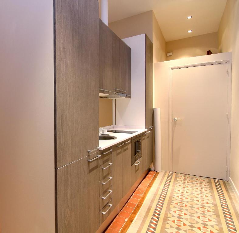 GIRONA - Modernist apartments next to Paseo de Gracia - 4