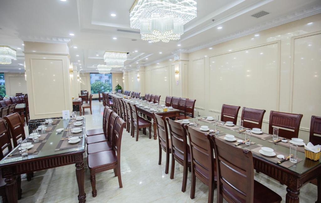 Restaurant, HOANG THAI HOTEL in Thanh Hoá / Sầm Sơn Beach