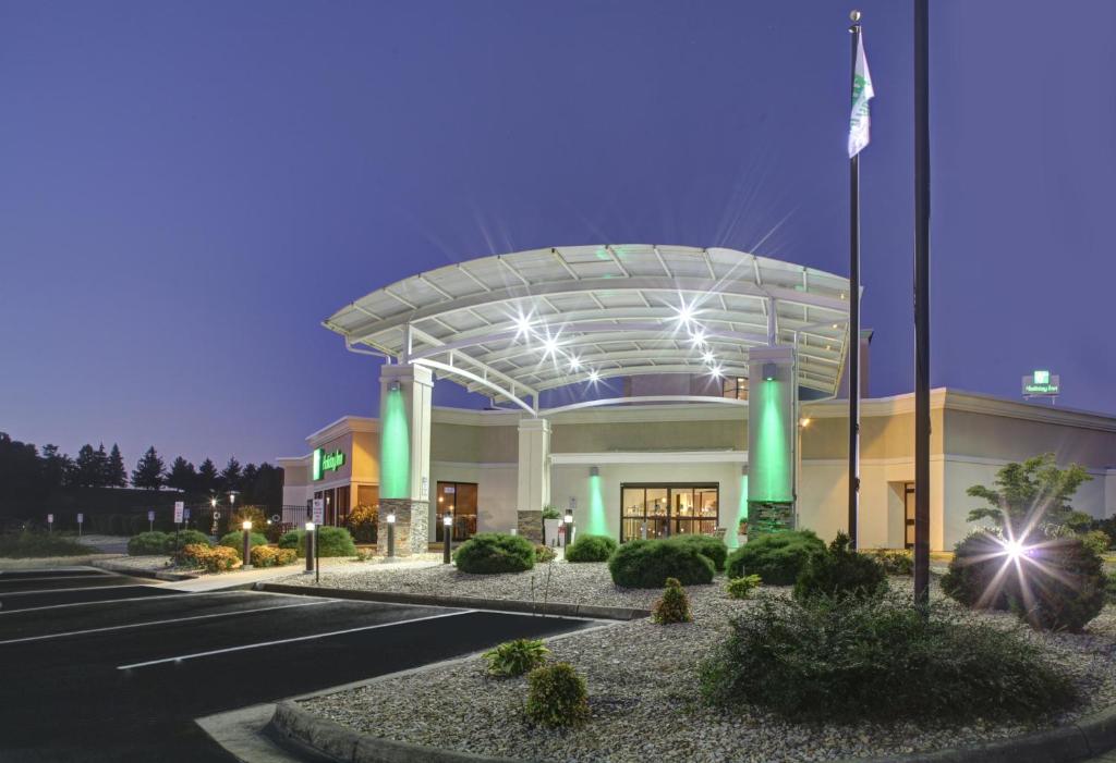 Holiday Inn Staunton Conference Center Photo 4