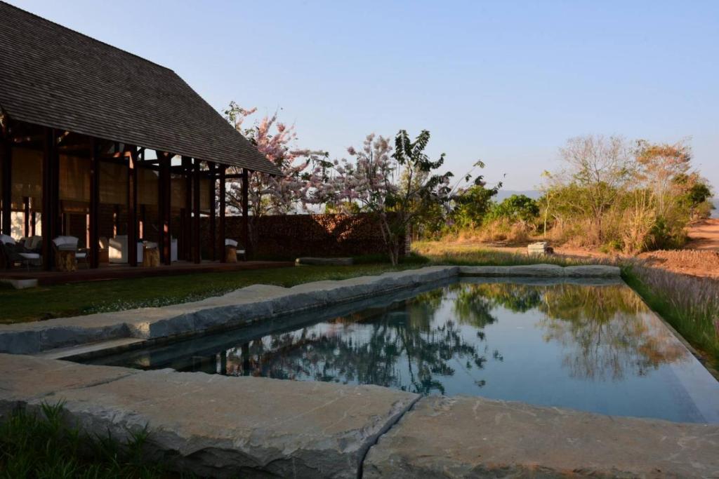 สระว่ายน้ำ