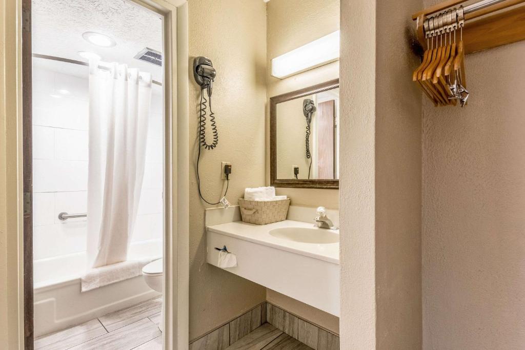 Econo Lodge photo