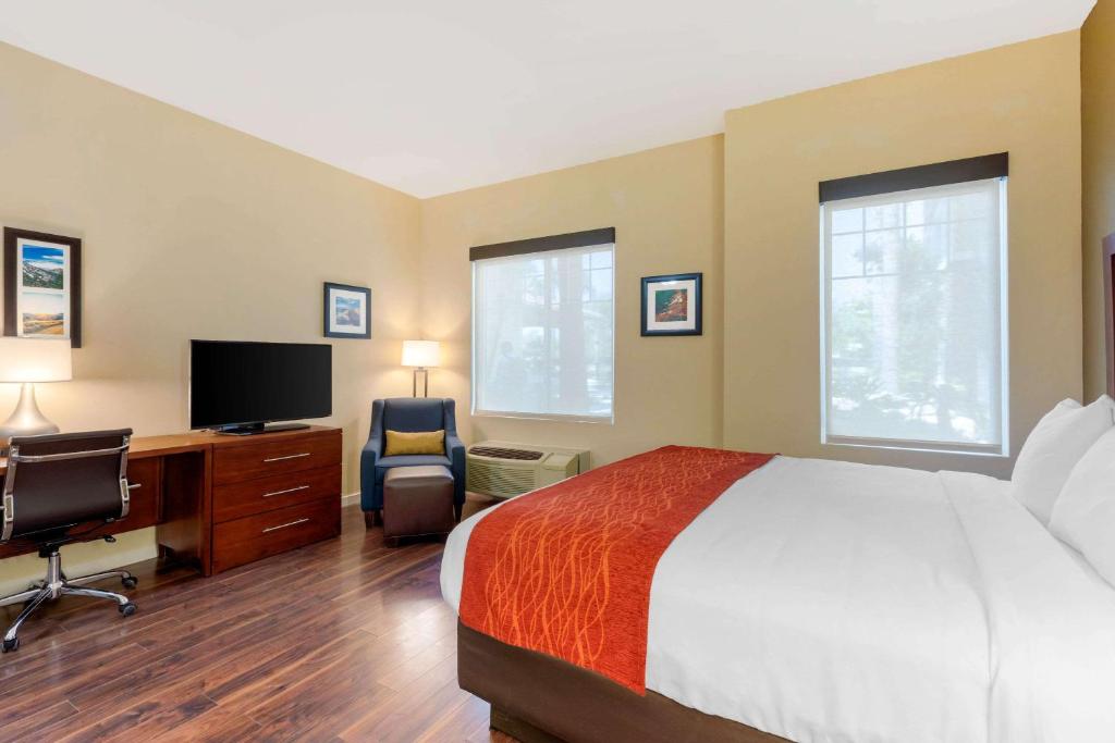 Comfort Inn & Suites Near Ontario Airport Photo 45