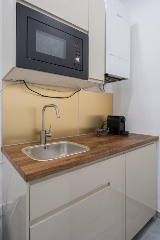 Radiant Premium Apartments - Funfhaus photo