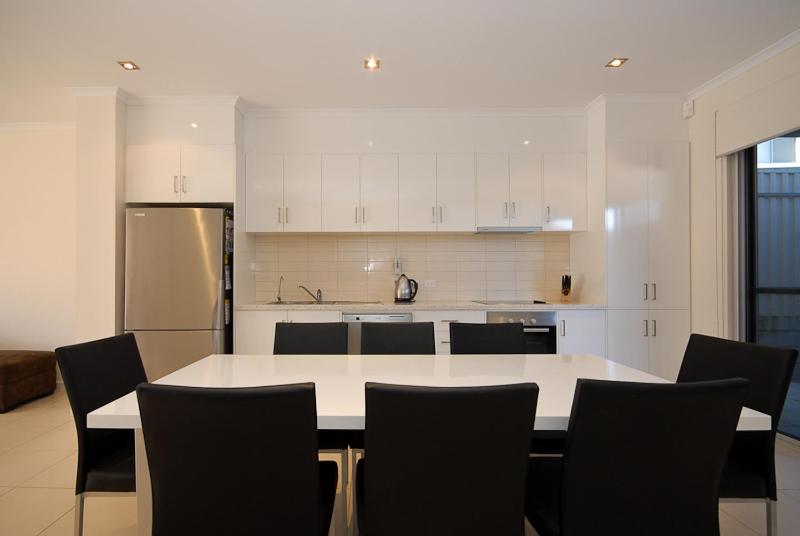 The Block Views Apartments Victor Harbor photo