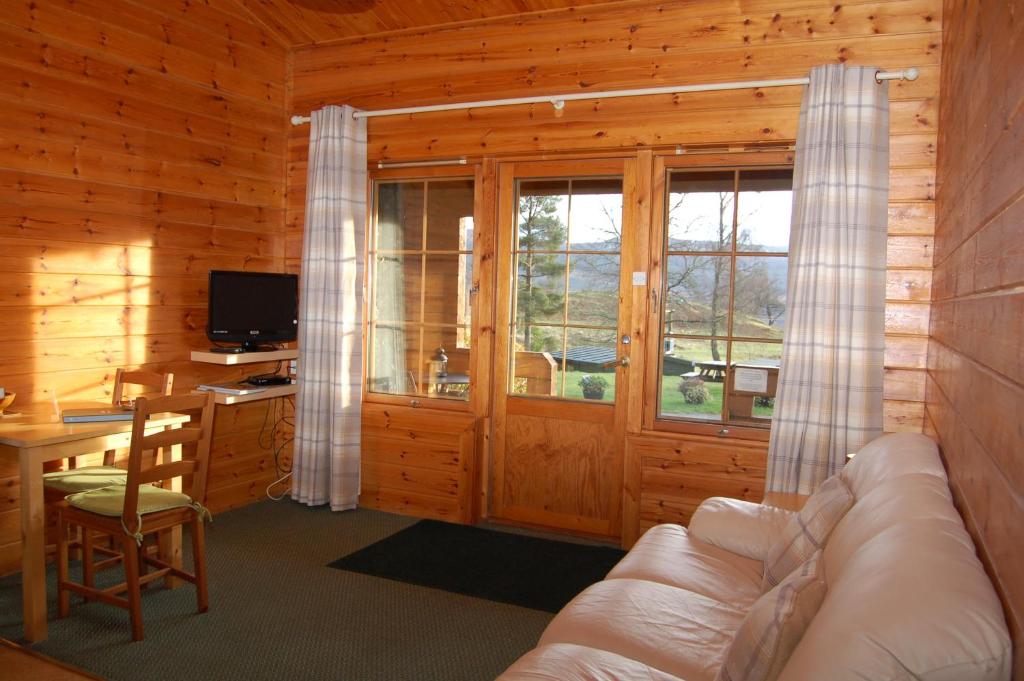 Cosy & compact Rowan Lodge no2, Killin