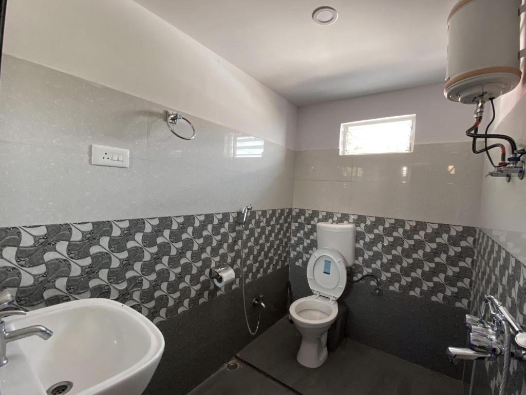 HOTEL ARMS photo