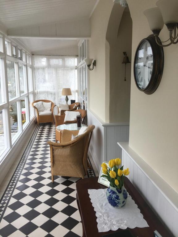 Dolphin Guest House photo