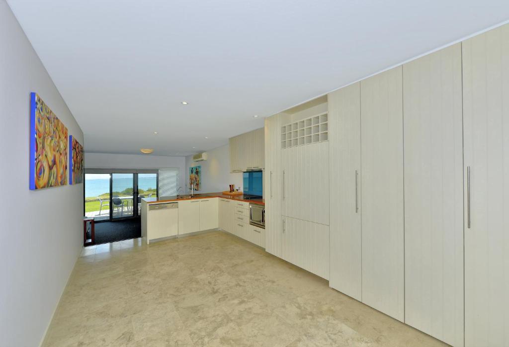Sea Side Villa 10.1 photo