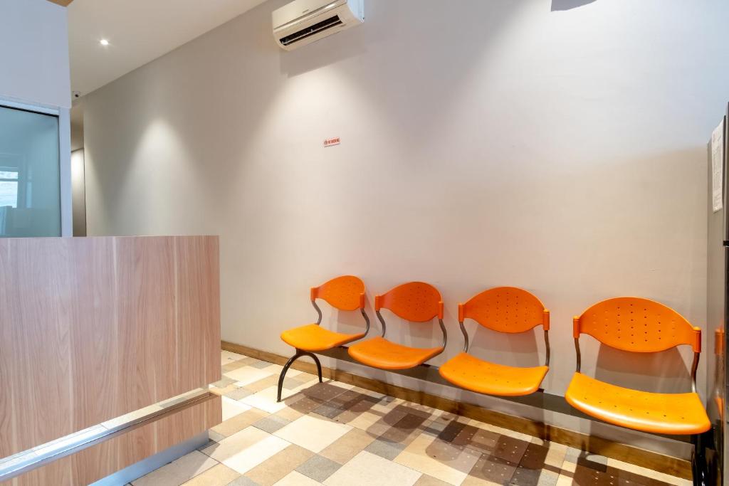 Super OYO 3159 Festive Inn photo