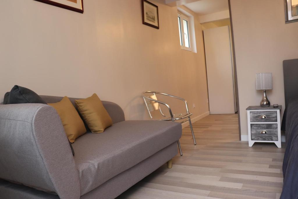 Villa des sables avec 1 studio pour 2 personnes pouvant être complété par une chambre avec sa salle de bain et WC si 4 personnes - 5