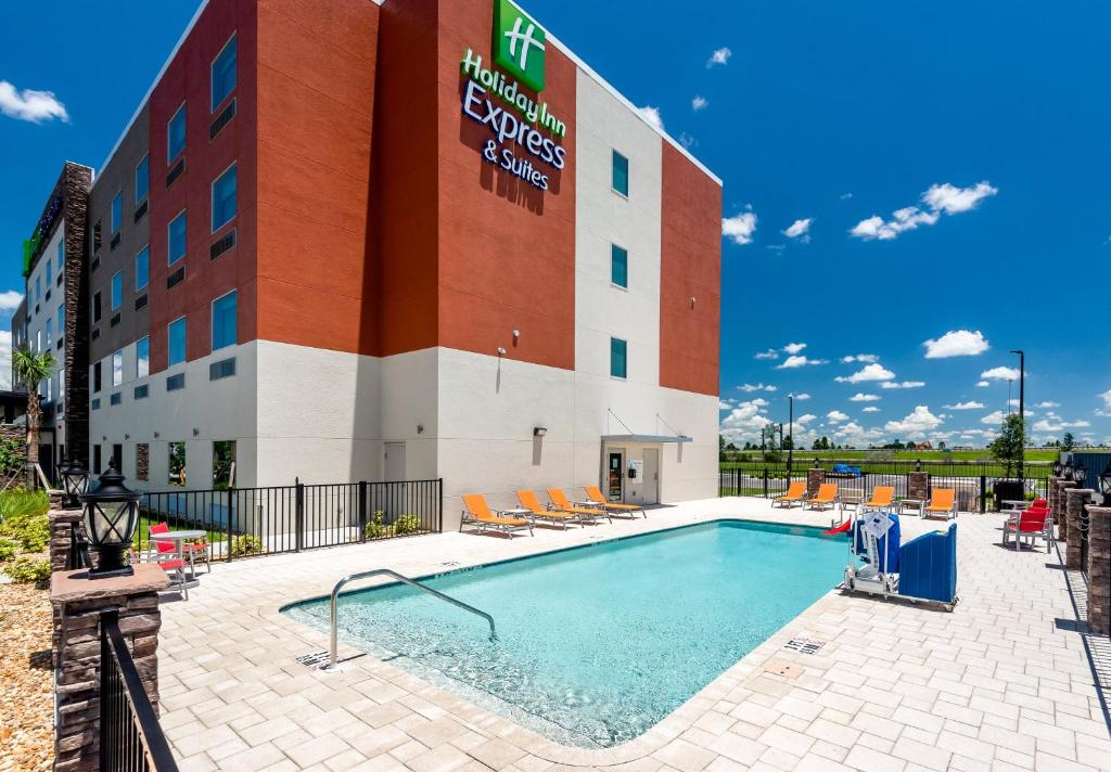 Holiday Inn Express and Suites Punta Gorda photo