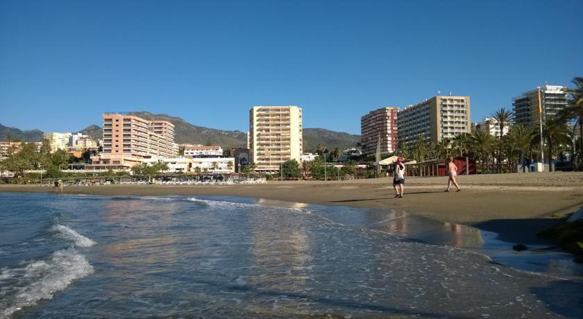 First Line to beach, sea view, sleeps 4 - 5