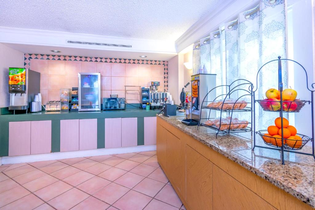 3. 라 퀸타 인 바..