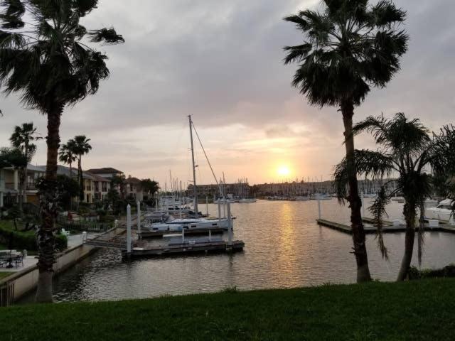 waterfront hotels in kemah tx