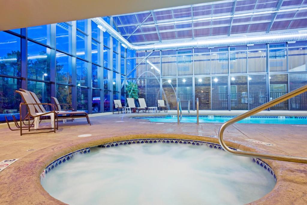 Holiday Inn Express Absecon-Atlantic City Area photo