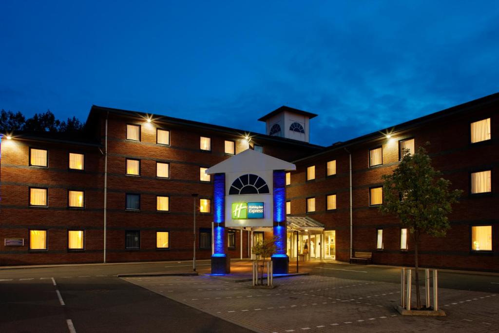 Holiday Inn Express Droitwich Spa photo
