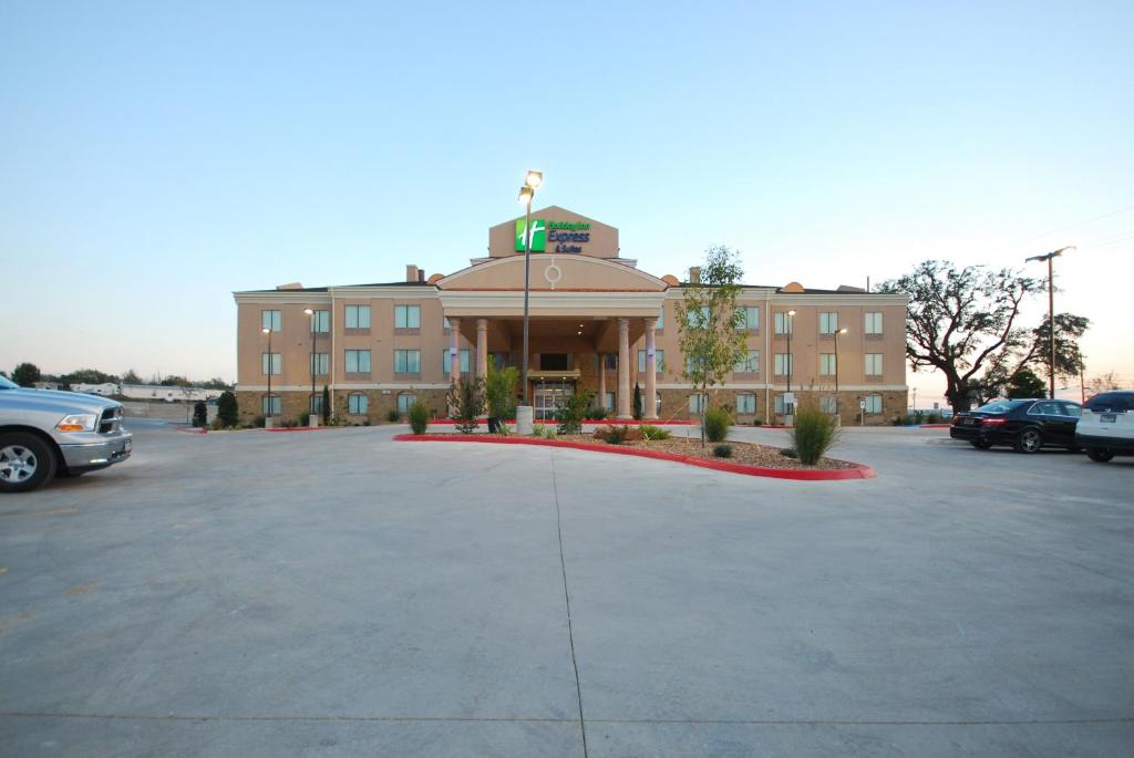 Holiday Inn Express & Suites Gonzales, an IHG Hotel