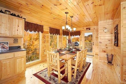 5 O' Clock Somewhere Cabin 전경