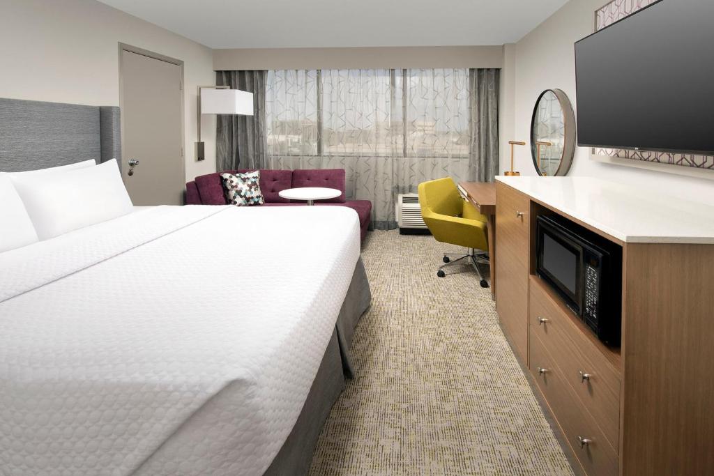 คราวน์ พลาซ่า ซาน อันโตนิโอ แอร์พอร์ต บาย ไอเอชจี (Crowne Plaza San Antonio Airport By IHG)