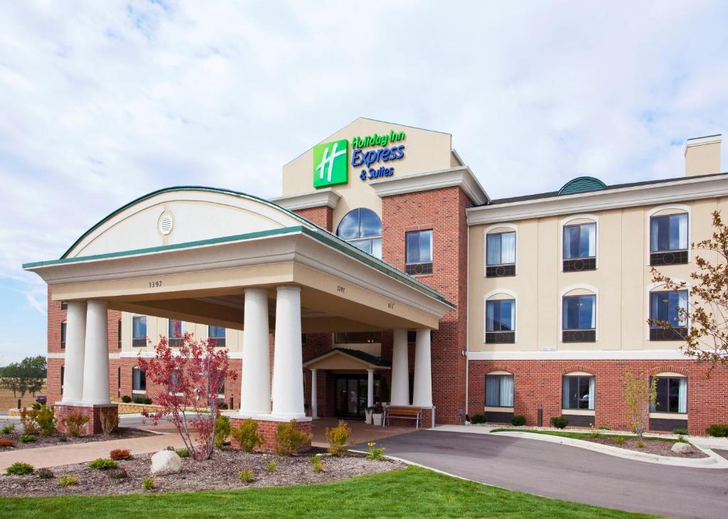 Holiday Inn Express Hotel & Suites Howell photo