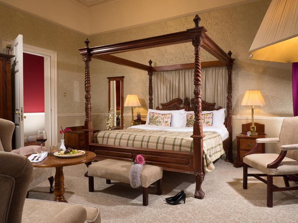 Superior Room with Four Poster Bed