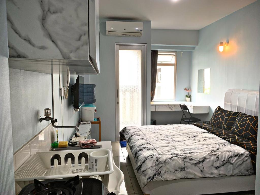 자카르타의 Stylist & Minimalist Studio 1BR Fast WIFI Green Bay Pluit