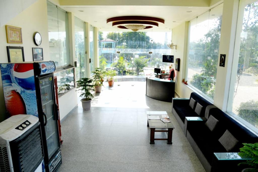Hotel Rani Bagh Resort photo