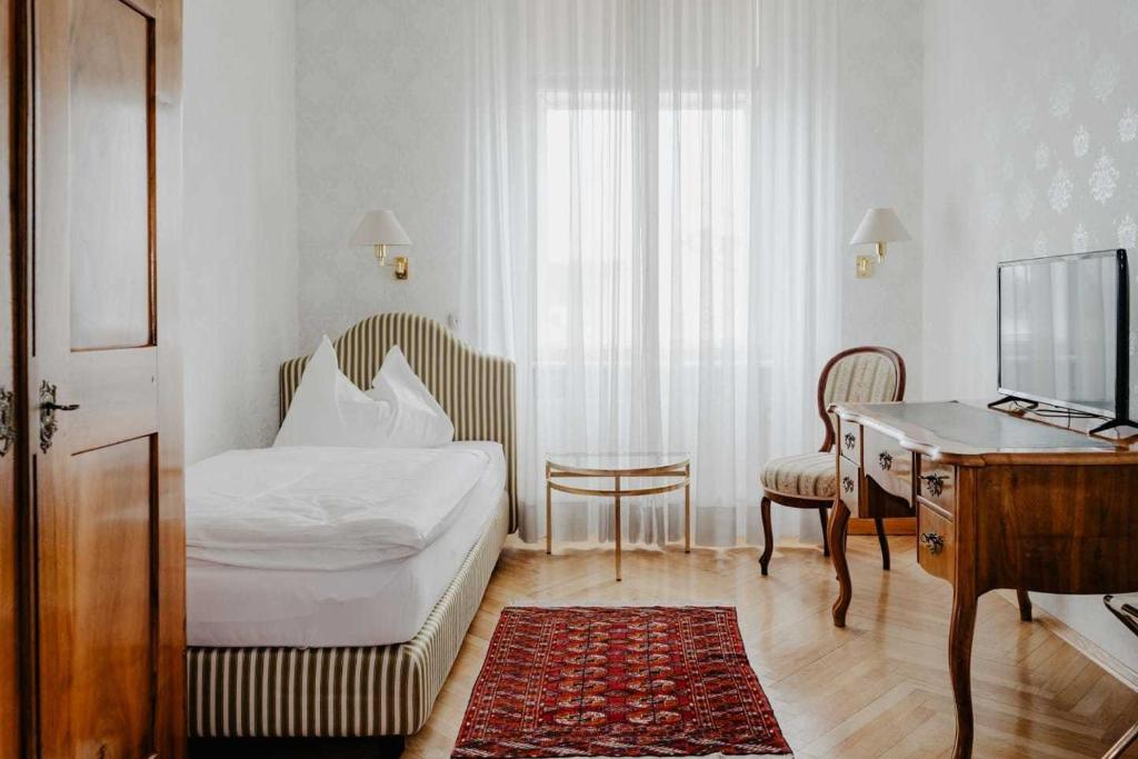 Hotel Hammer - 2