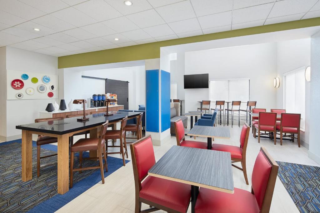 Holiday Inn Express Hotel & Suites Port Richey photo