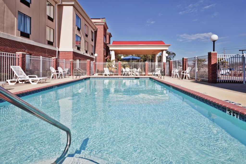 Holiday Inn Express Hotel &amp; Suites Forest — Hotel in Forest (MS)