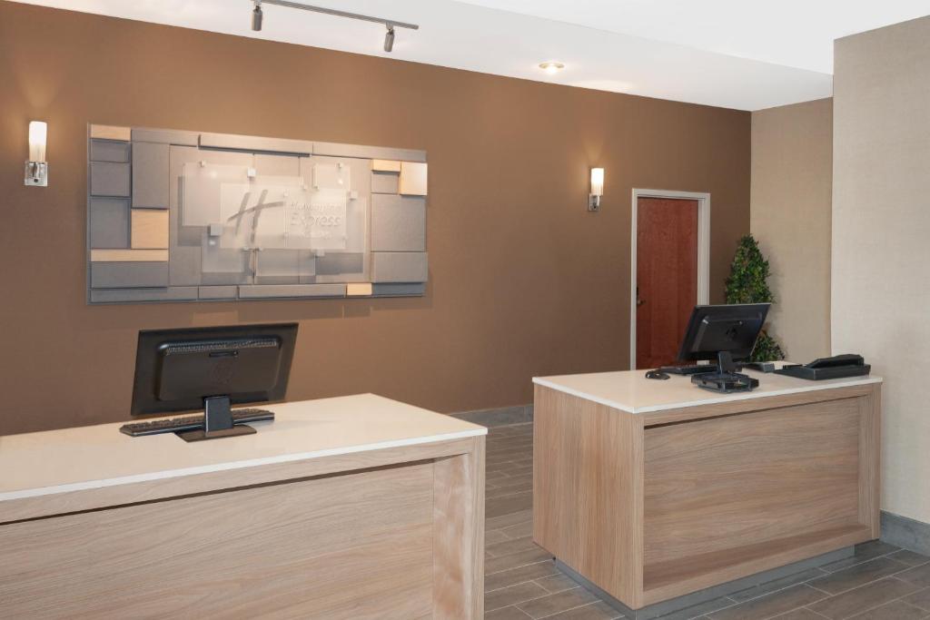 Holiday Inn Express Hotel & Suites Brookville photo