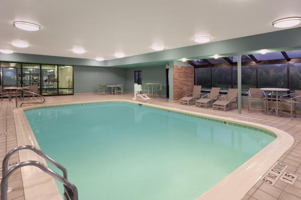 Holiday Inn Express Hotel & Suites Brookville photo