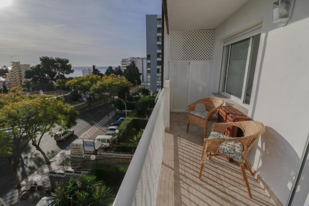 New sunny close to the beach sea views - 5