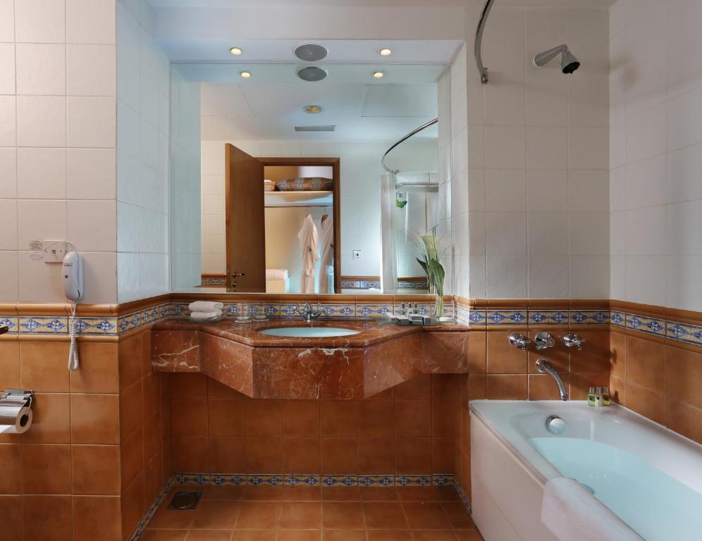 Dubai Millennium Airport Hotel Dubai Additional