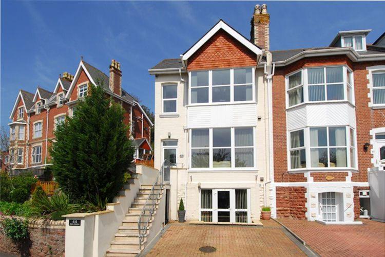 High Gables Apartment 2 — Hotel in Paignton