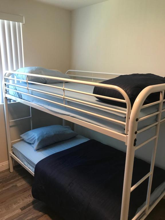 A1 LA City Hostel photo