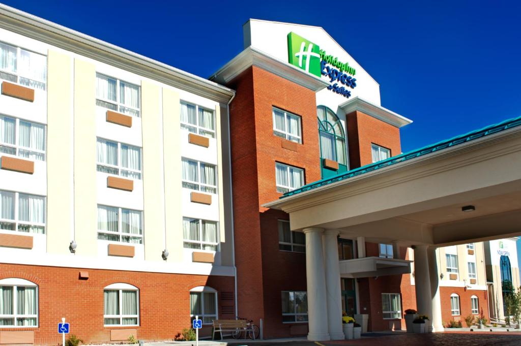 Holiday Inn Express Hotel & Suites Edson photo