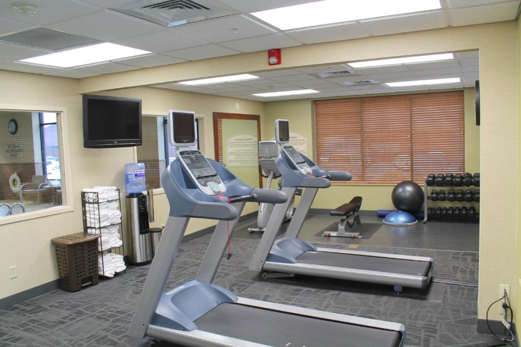 Holiday Inn Express Hotel & Suites Cape Girardeau I-55 photo
