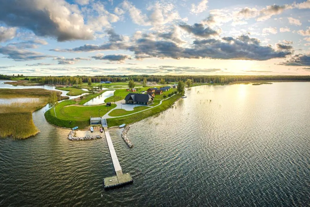 Dzerkaļi, hotel v destinaci Cirma