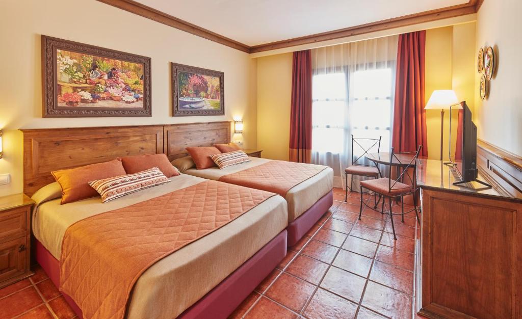 PortAventura Hotel El Paso - Includes unlimited access to PortAventura Park & 1 access to Ferrari Land - 2