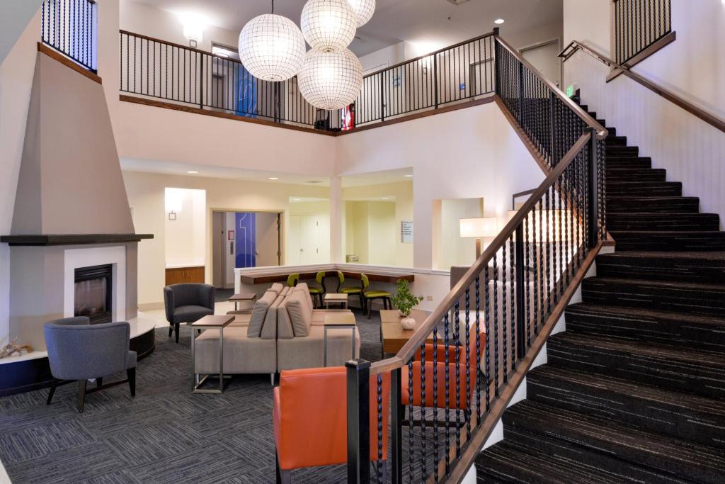 Holiday Inn Express Hotel & Suites Arcata/Eureka-Airport Area photo