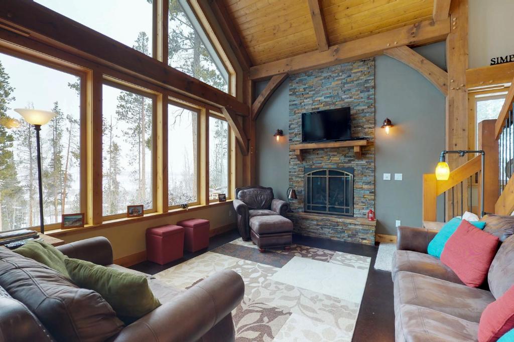 Rendezvous Lookout Point Luxury Chalet in Fraser, CO reviews, prices