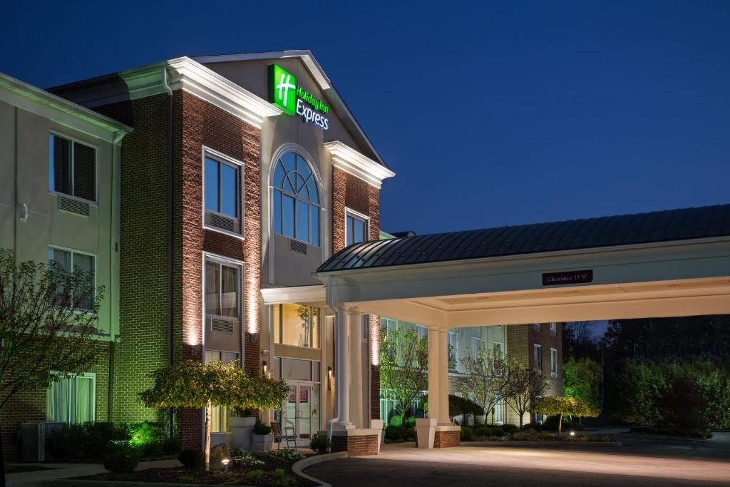 Holiday Inn Express Hotel & Suites Youngstown North-Warren/Niles photo