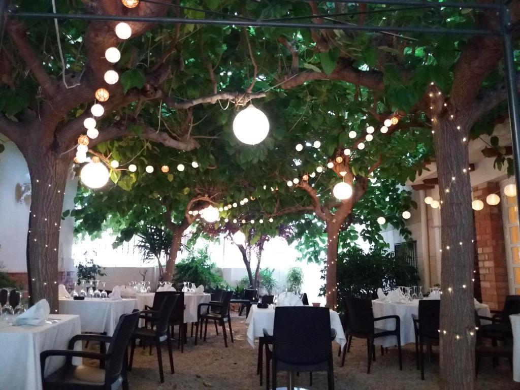 Hotel Restaurant Llansola photo