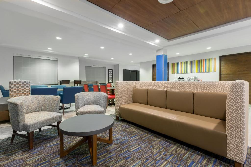 Holiday Inn Express Hotel & Suites Eugene Downtown - University photo