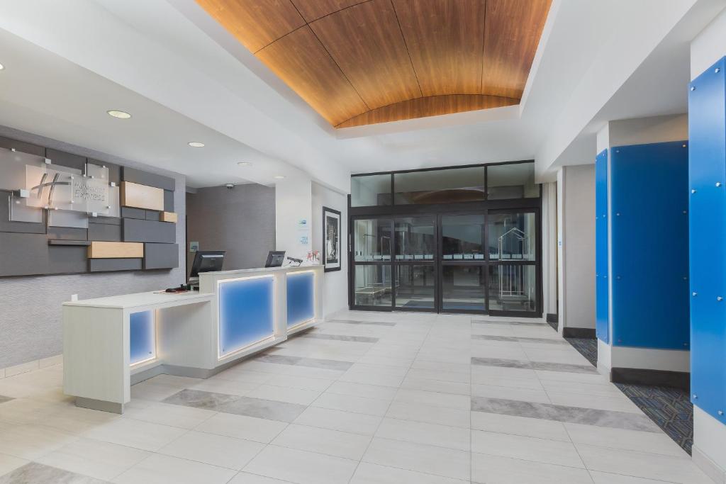 ホリデイ イン エクスプレス ホテル ＆ スイーツ ユージーン ダウンタウン ユニバーシティ バイ IHG (Holiday Inn Express Hotel & Suites Eugene Downtown - University By IHG) 外観