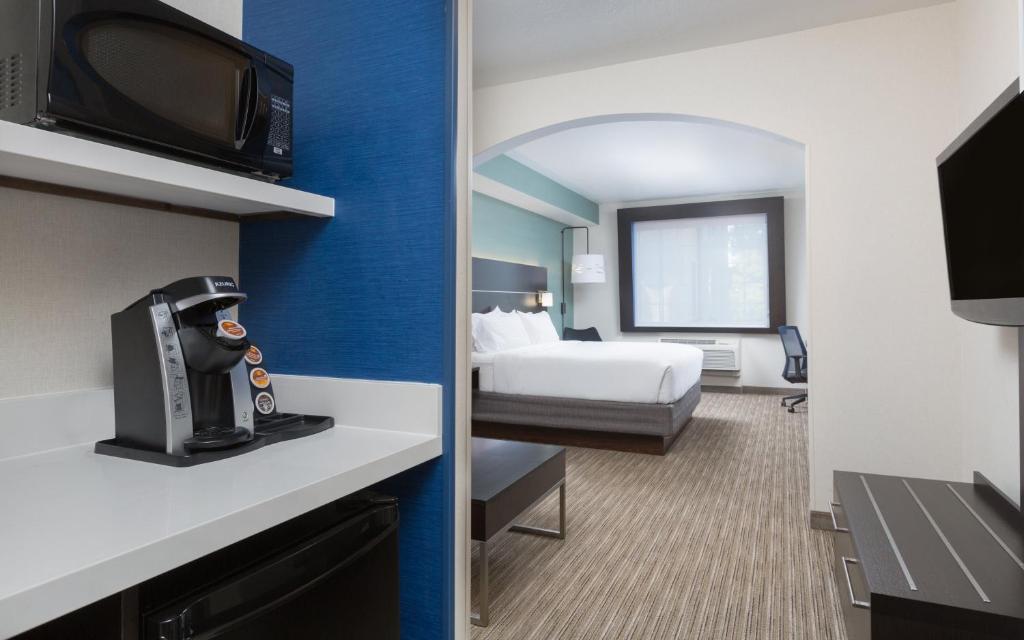 Holiday Inn Express Hotel & Suites Eugene Downtown - University photo